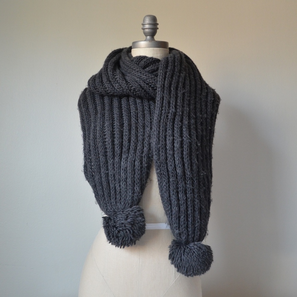 Terranova Gray Long Scarf - Picture 2 of 9